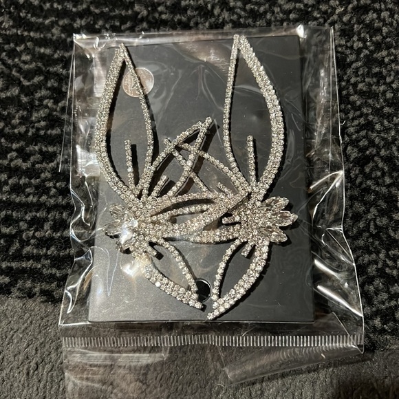 NWT Big Statement Crystal Earrings - Picture 3 of 3